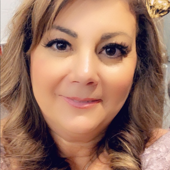 Meet your Posher, Cecilia - Picture 2 of 2